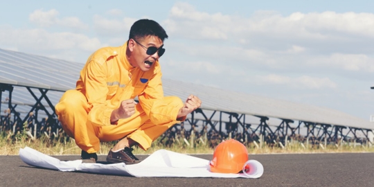 guy wearing orange suit